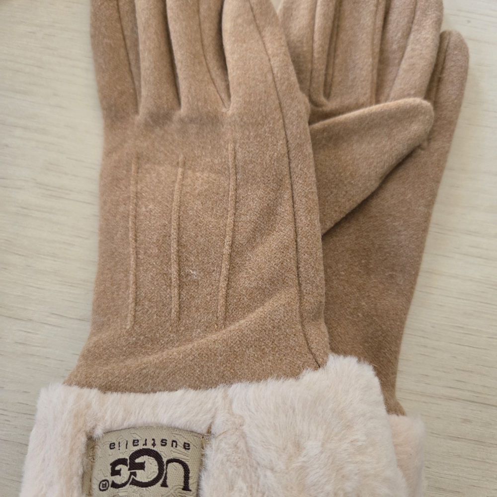 UGG Tan and Cream Gloves